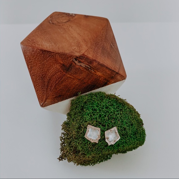 Kendra Scott Earrings in Ivory Pearl - Picture 2 of 3